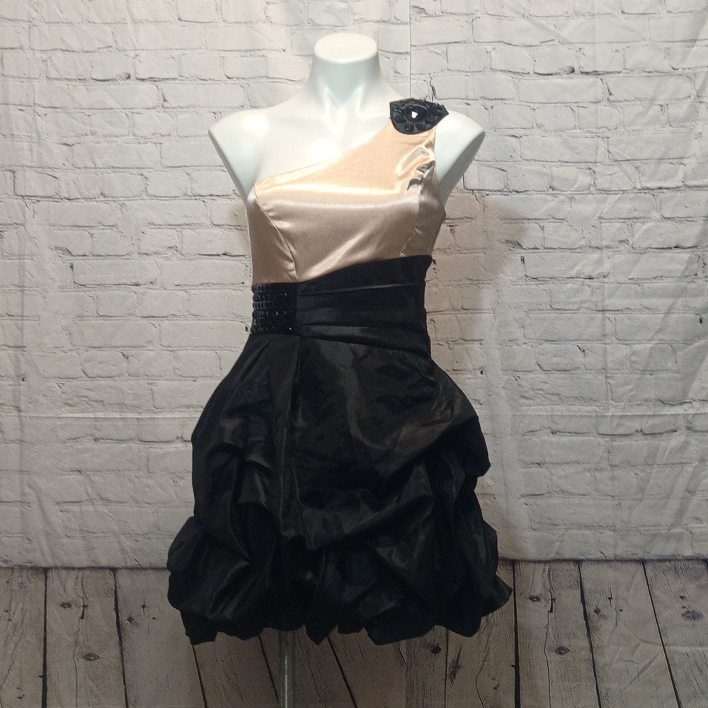Super cute silky embellished mini